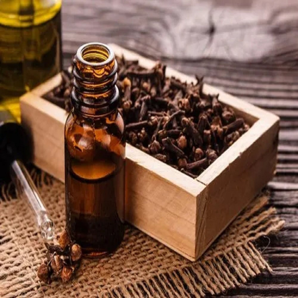Clove Leaf Essential Oil